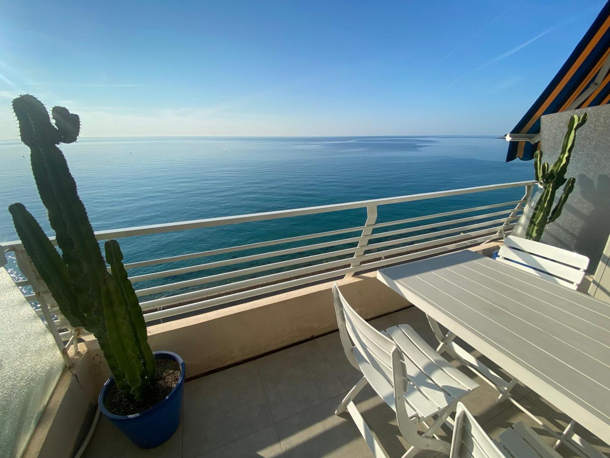 Sea View Studio, Huge Terrace On The 4Th Floor Apartment Menton Exterior photo